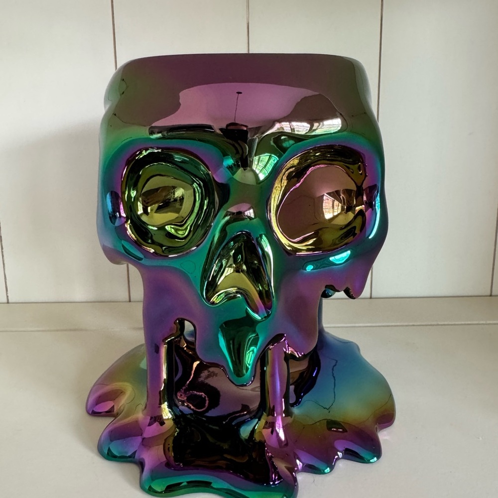 Skull candle holder